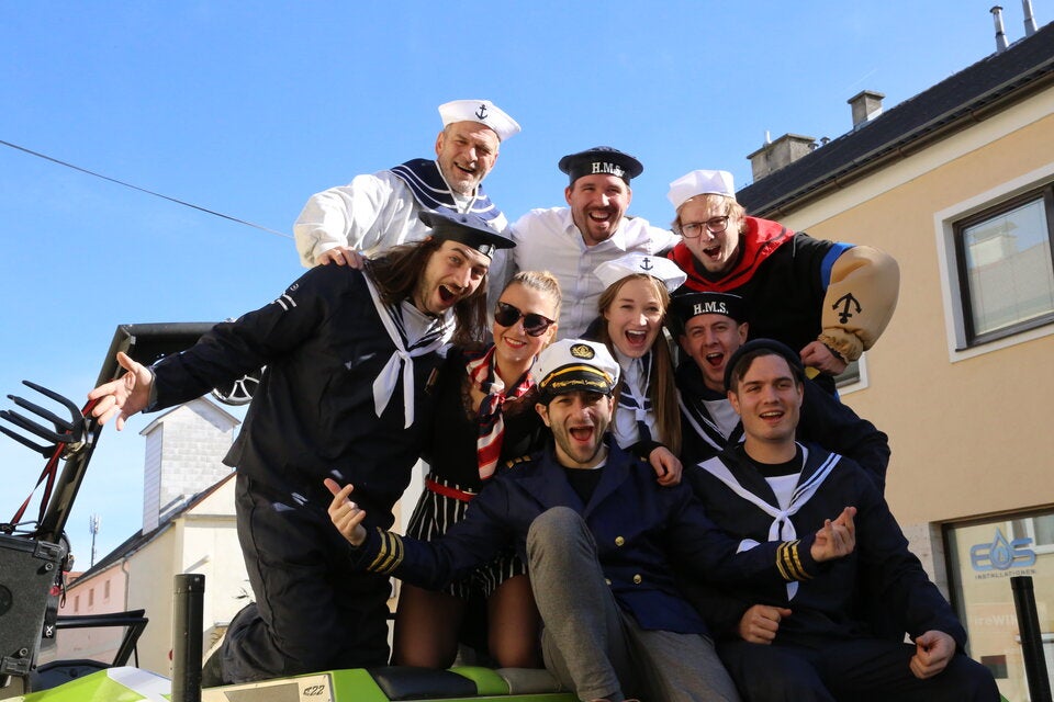 Narren laden zum Faschingshöhepunkt