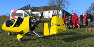 Mini-Helikopter stürzt ab: Zwei Verletzte