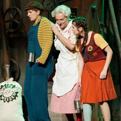 Rihanna - Queen of Downloads