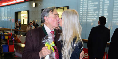 Lugner: Ein Hasi für sein "Spatzi"