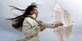 Wetter Sturm Regenschirm Frau