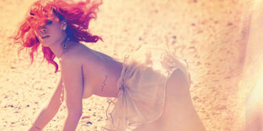 Rihanna auf Booklet von "Loud"