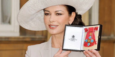 Catherine Zeta-Jones - Ehrung: "Commander of the British Empire"