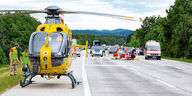 Autobahn Unfall Helikopter