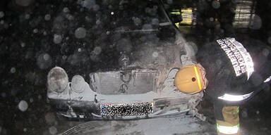 Wieder Auto bei Tankstelle angezündet