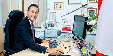 H.C. STRACHE / Interview / Büro