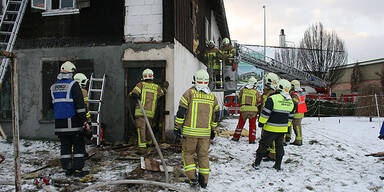 Brand in Zweifamilien-Haus