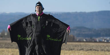 Schweizer überquerte Alpen im freien Fall