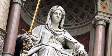 Gerichtsurteil Justitia Justiz Richter