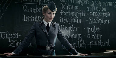 Weltraum-Nazis greifen die Erde an