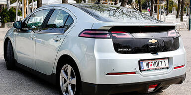 Miss 100.000 Volt auf leisen Sohlen