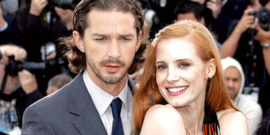 Shia Labeouf (L) & Jessica Chastain