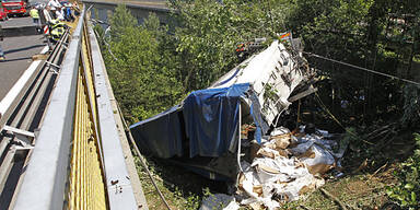 Sattelschlepper Unfall auf A2