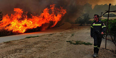 Feuer-Inferno auf heiligem Berg Athos