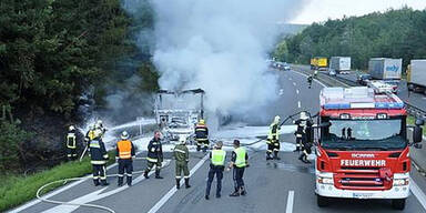 Totalsperre der A21 nach Lkw-Brand