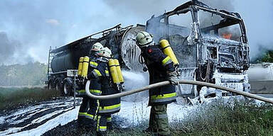 Totalsperre der A21 nach Lkw-Brand