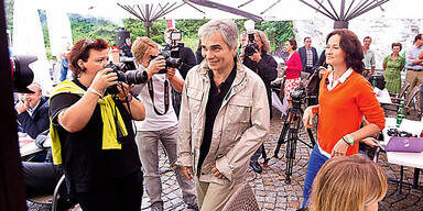 Faymann & Glawischnig: Rot-grüne Sommerliebe