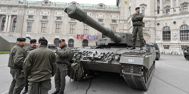 Bundesheer Heldenplatz Panzer