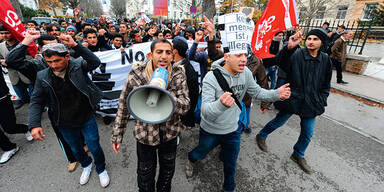 F*ck Hofer-Demo legt City lahm