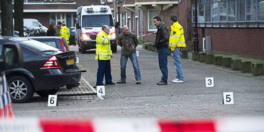 Zwei Tote bei Schießerei auf offener Straße