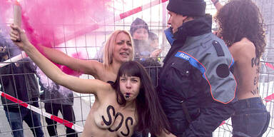 Nackt-Protest beim Weltwirtschaftsforum