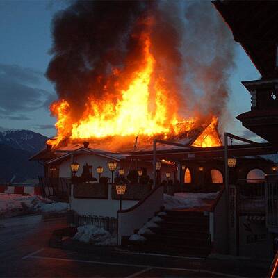 Stadl des Innbrucker Kranebitter Hofes komplett abgebrannt