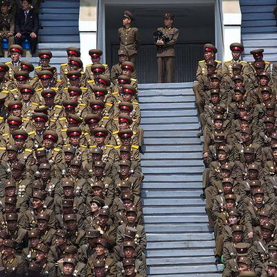 Zehntausende huldigen Kim-Familie