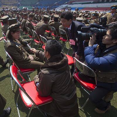 Zehntausende huldigen Kim-Familie