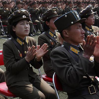 Zehntausende huldigen Kim-Familie