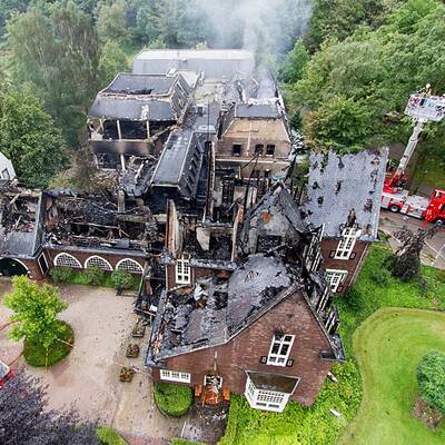 Historisches Rathaus in Waalre durch Feuer komplett zerstört