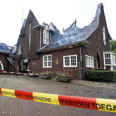 Historisches Rathaus in Waalre durch Feuer komplett zerstört