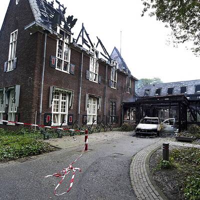 Historisches Rathaus in Waalre durch Feuer komplett zerstört