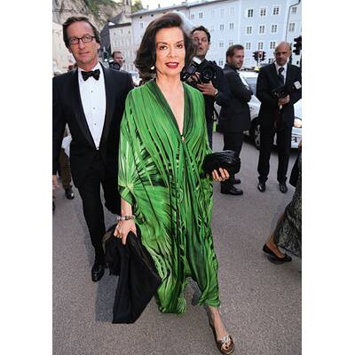 Platz 1: Elisabeth Auers­perg-Breunner in zartem  Chiffon. 