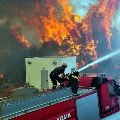 Griechische Feuerwehren im Großeinsatz