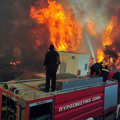 Griechische Feuerwehren im Großeinsatz