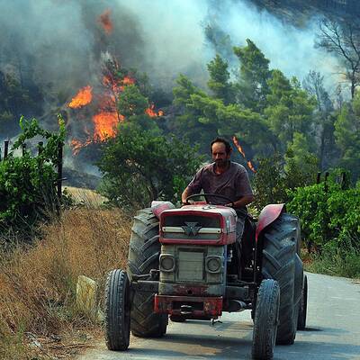 Griechische Feuerwehren im Großeinsatz