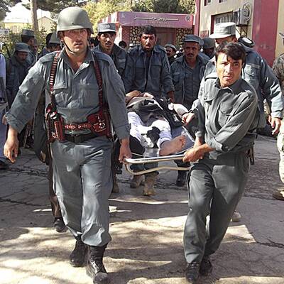 Selbstmordattentäter tötet mehr als 40 Menschen in Maymana