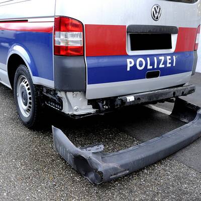 A1: Geisterfahrer rammt Polizeisperre