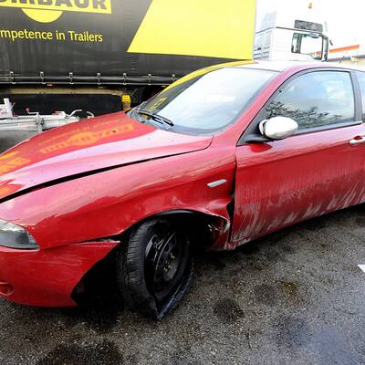 A1: Geisterfahrer rammt Polizeisperre