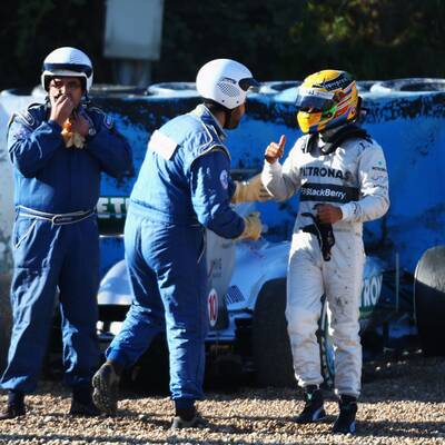 Hamilton-Crash bei Testfahrten in Jerez