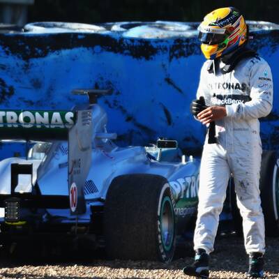 Hamilton-Crash bei Testfahrten in Jerez