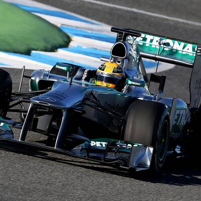 Hamilton-Crash bei Testfahrten in Jerez