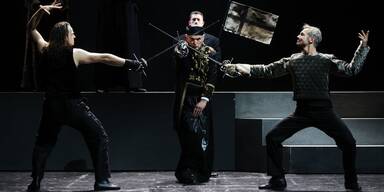 &bdquo;Hamlet&ldquo; wird an der Josefstadt zum Psycho-Thriller