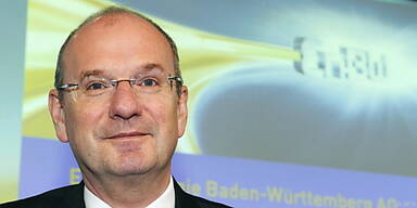 Hans-Peter Villis h&auml;lt das Tor in den Osten offen