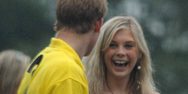 England lacht über Prinz Harry-Freundin