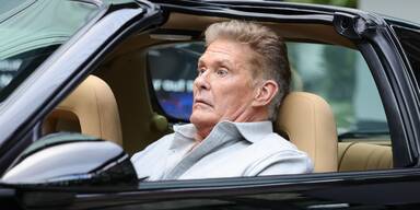 Hasselhoff kam im Rollstuhl nach Wien