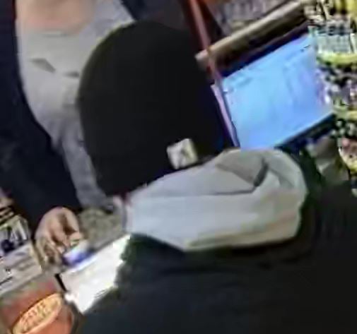 Raubüberfall mit Messer: Täter auf der Flucht