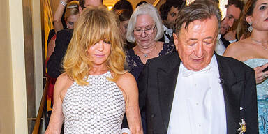 Opernball der Stars und Tr&auml;nen