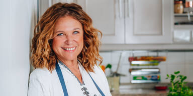 Grillsaison startet mit Traumwetter: Haya Molcho verr&auml;t ihre besten BBQ-Geheimnisse