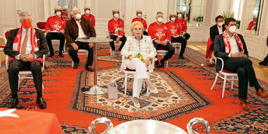 Heidi Horten, Peter Kaiser und KAC-Mitglieder